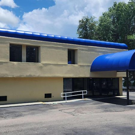 Travelodge By Wyndham Gainesville ゲインズビル エクステリア 写真