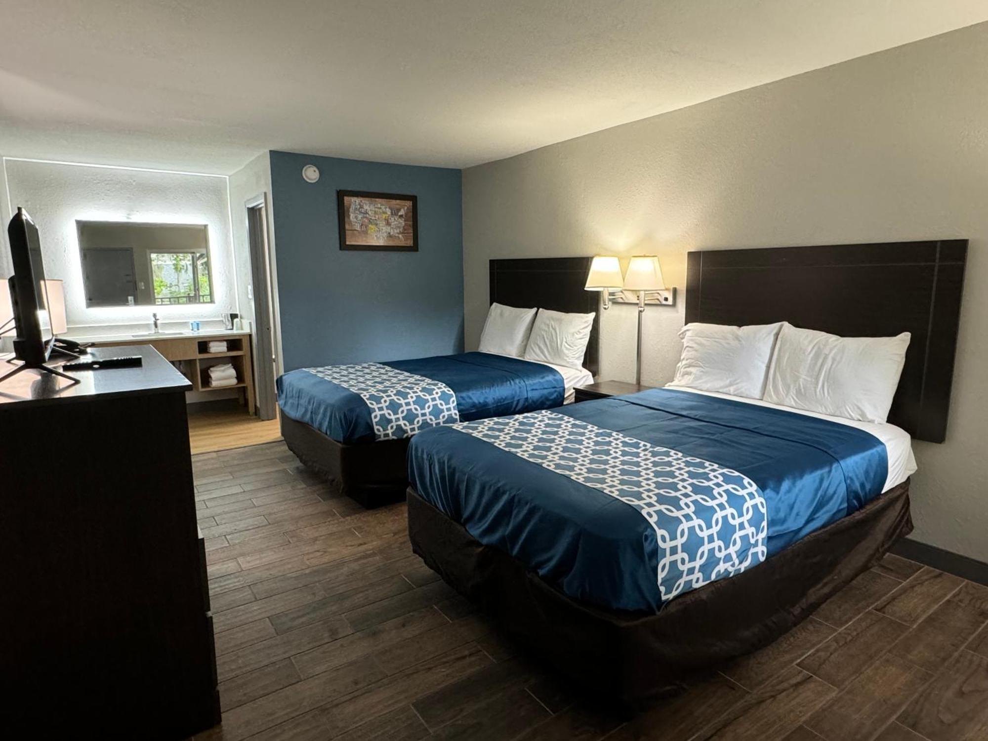 Travelodge By Wyndham Gainesville ゲインズビル エクステリア 写真